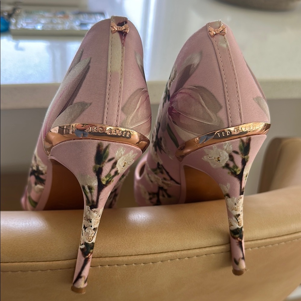 Ted Baker Pink Floral Women's Heels - Picture 3 of 6